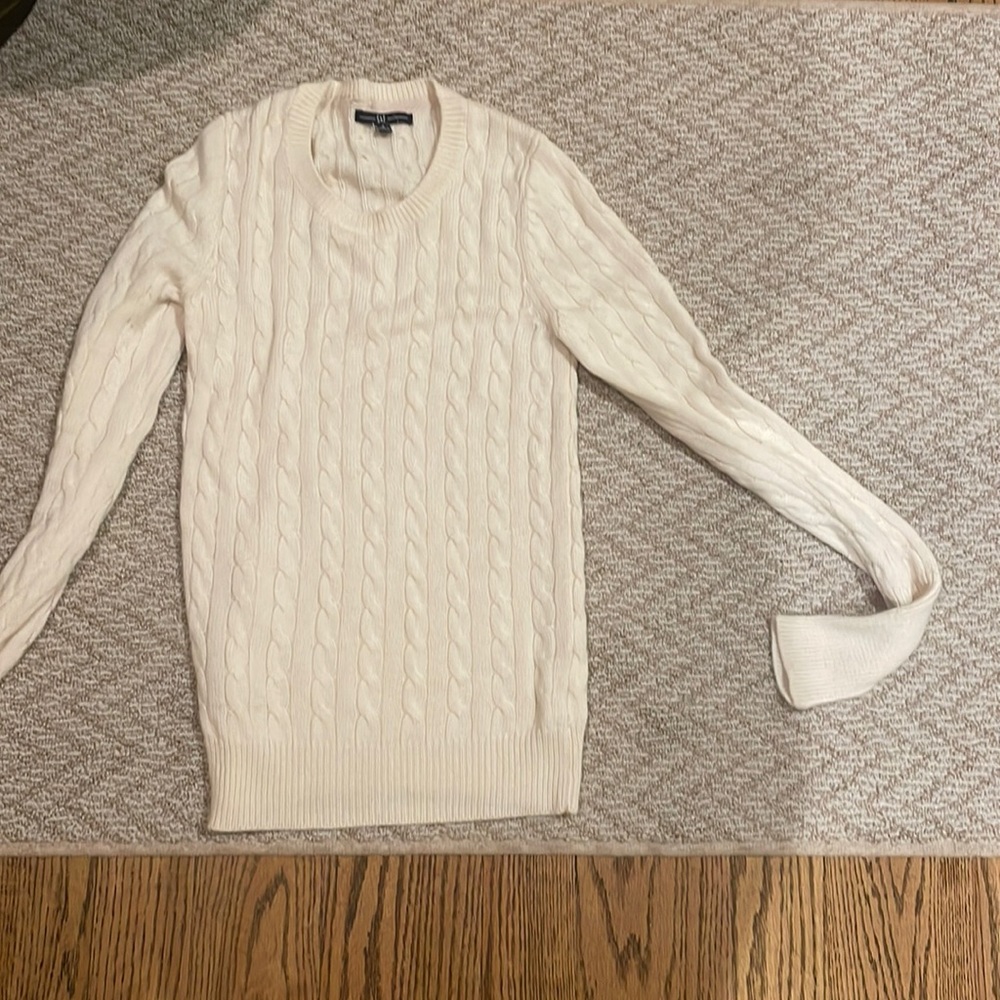 white GAP small sweater